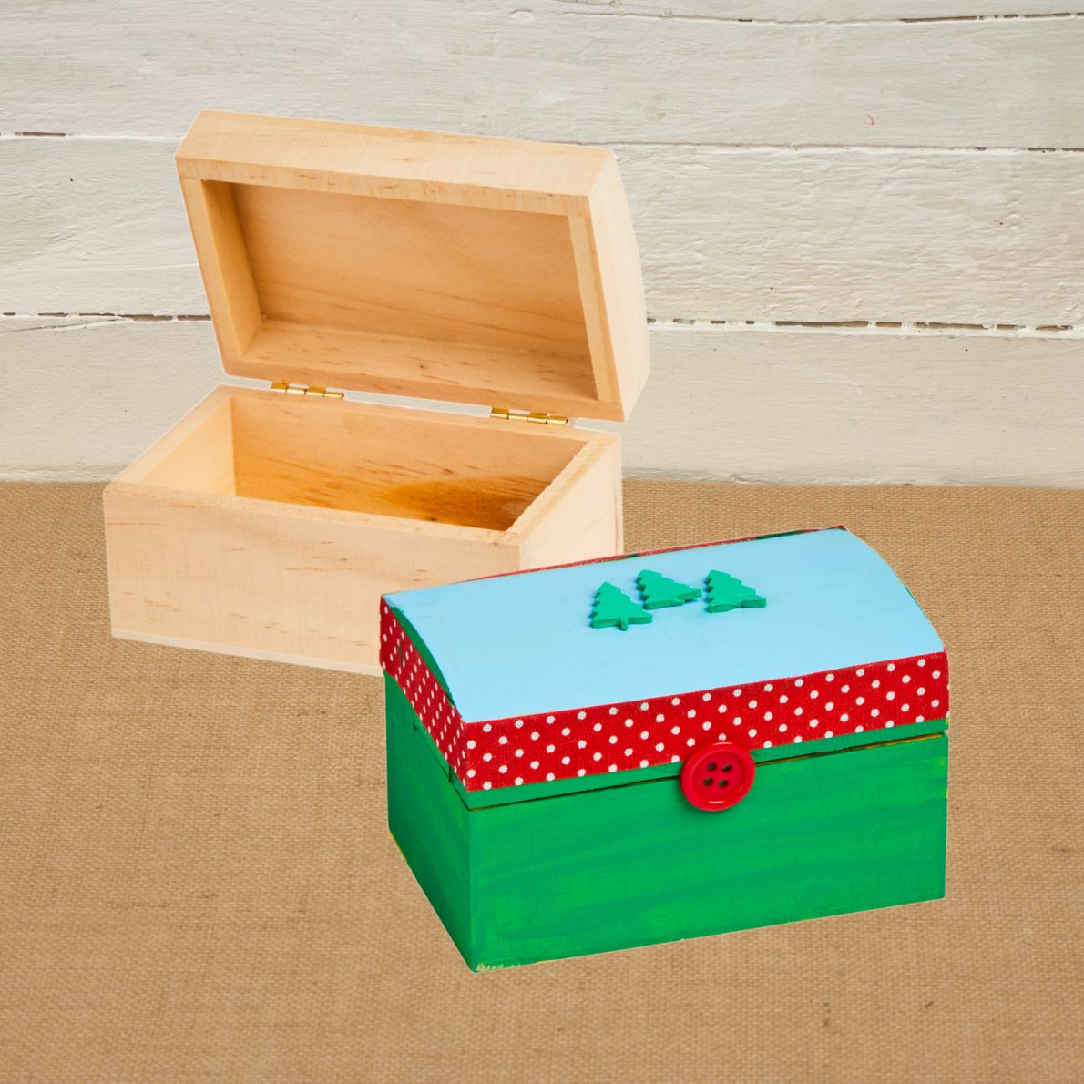 175288 Colorations® Holiday Treasure Box Craft Kit - Makes 12 Crafts