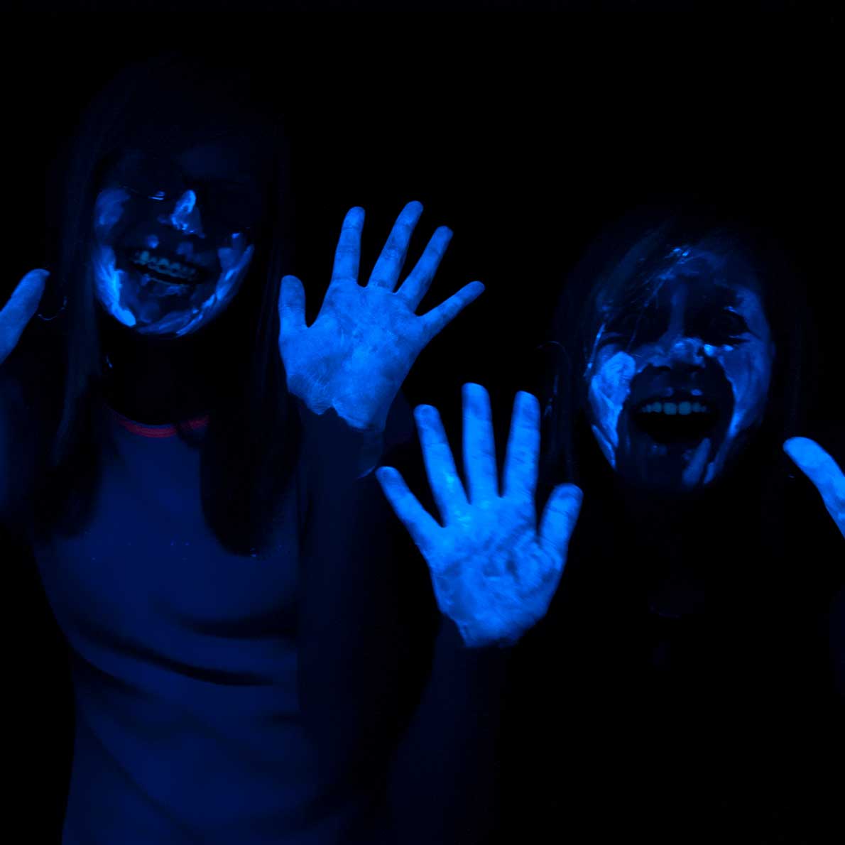 Glitter Bug Lotion Handwashing Kit lotion, black light, 2 posters