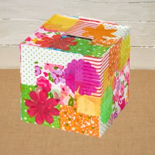 Colorations® Summer Smart Saver Bank Craft Kit – Makes 12 Crafts