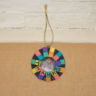 Colorations® Thanksgiving Photo Ornament Craft Kit – Makes 12 Crafts