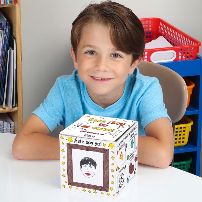 Ready-To-Decorate® ¡Soy Yo... al Cubo! (Spanish My "Me" Cube Set)