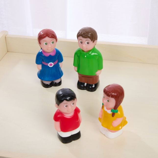 Chunky Caucasian Family Figures – Set of 4