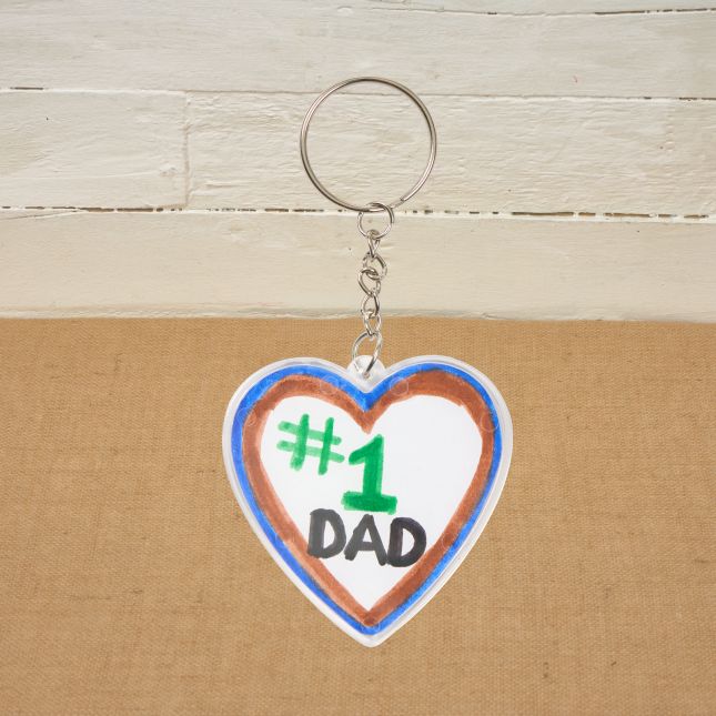 Colorations® Father’s Day #1 Dad Keychain Craft Kit – Makes 12 Crafts