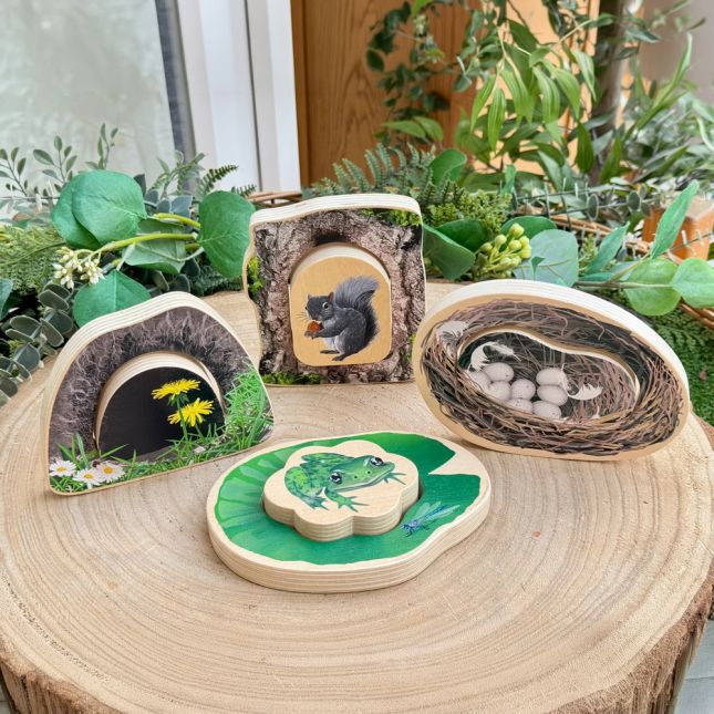 Who's Hiding? Garden Bugs and Animal - Eight 2-piece Puzzles