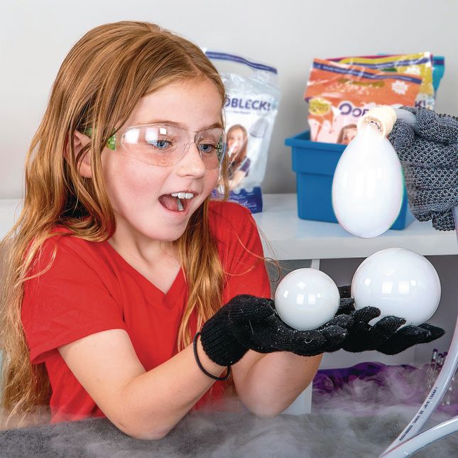 Boo Bubbles Bouncing Smoke - Dry Ice Bubbles Experiment